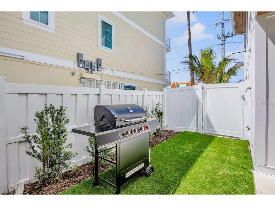 2105 Avenue C Bradenton Beach FL 34217 A4669858 image47