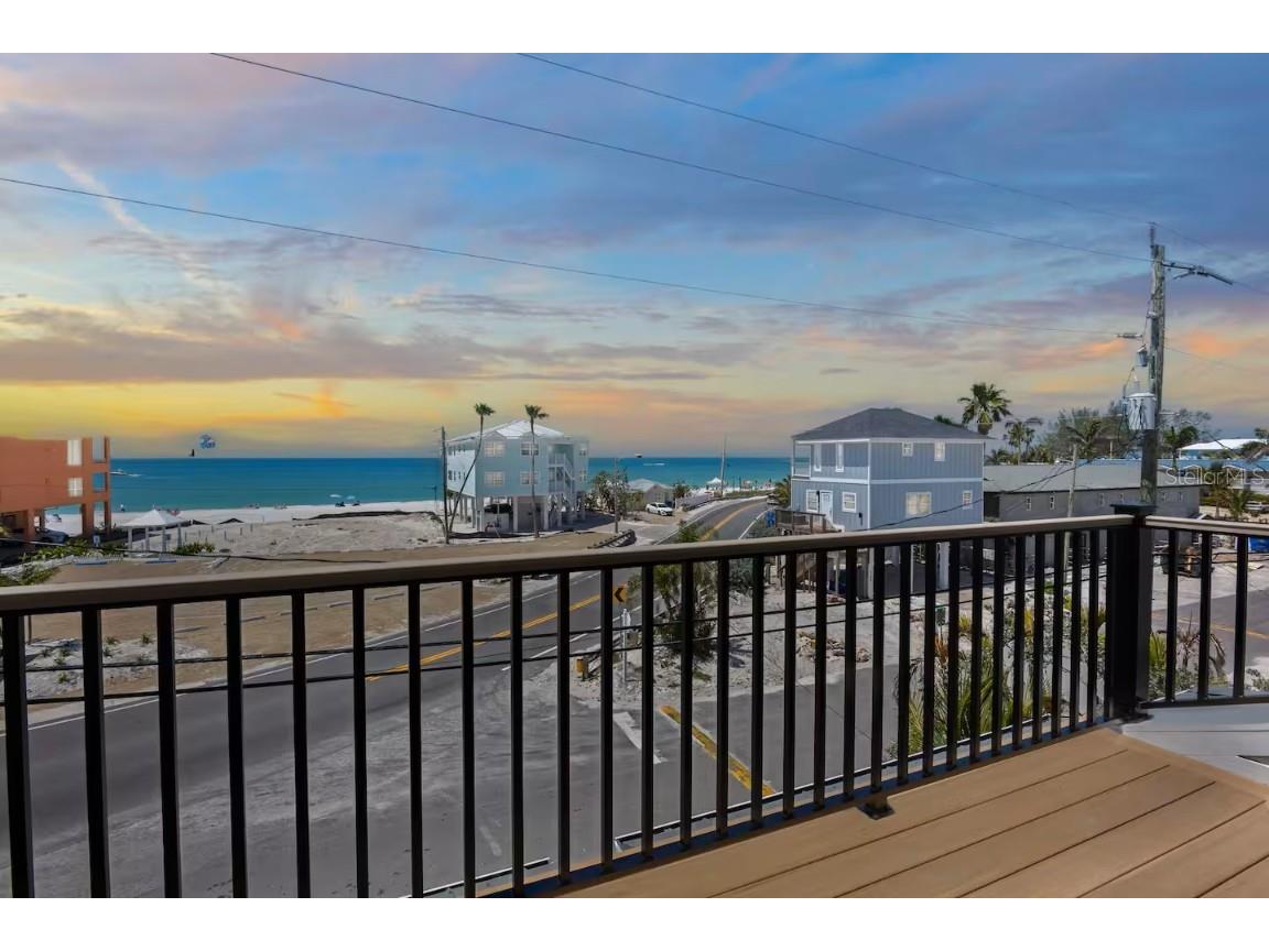 2105 Avenue C Bradenton Beach FL 34217 A4669858 image50