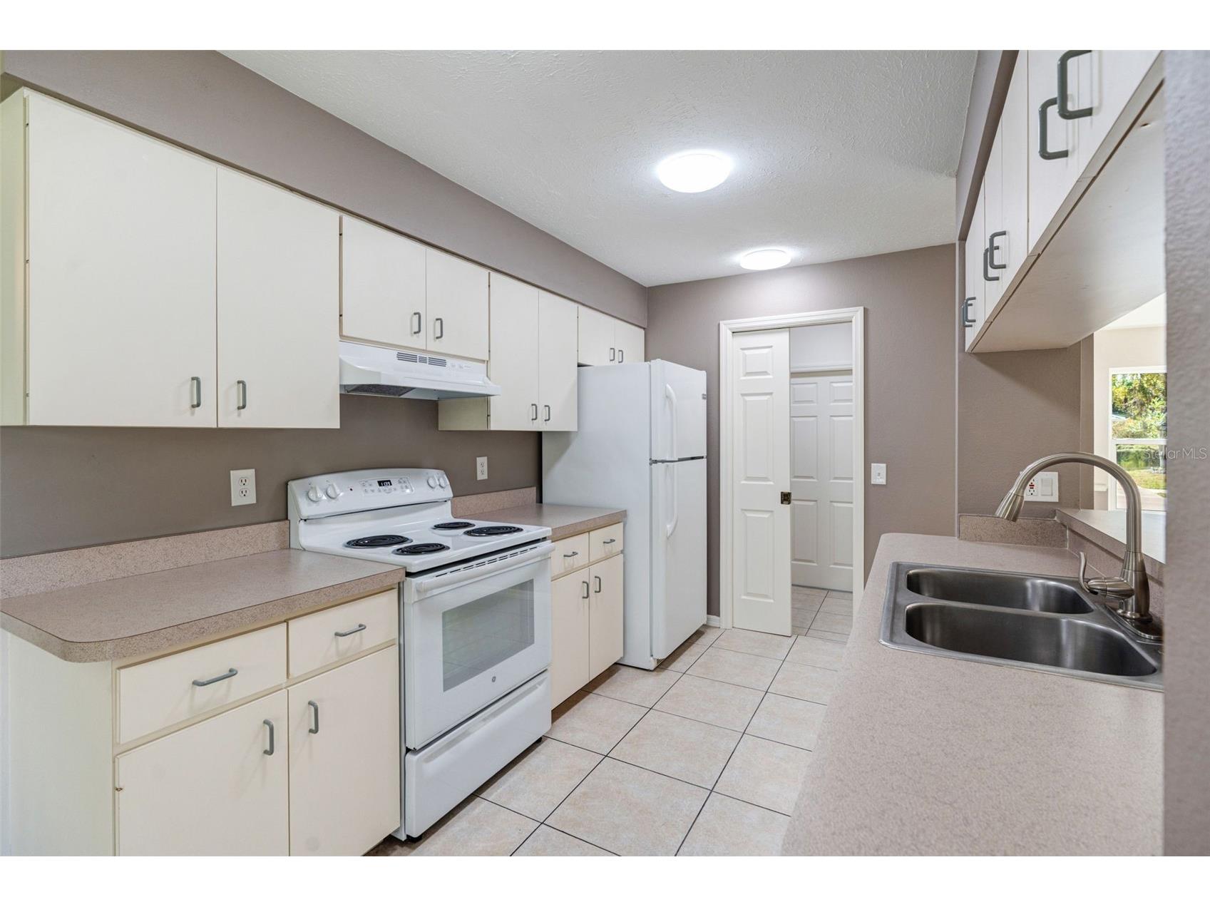 2105 Cork Oak Street Sarasota FL 34232 A4681605 image14