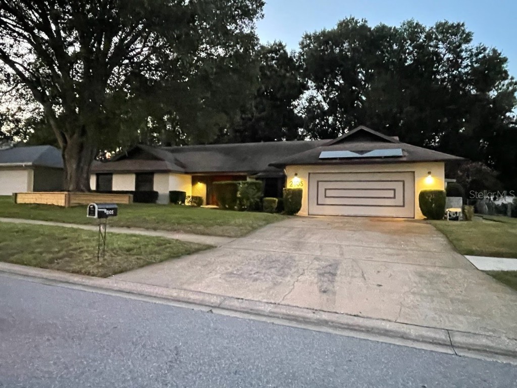 2105 Edgewater Circle Winter Haven FL 33880 A4579915 image1