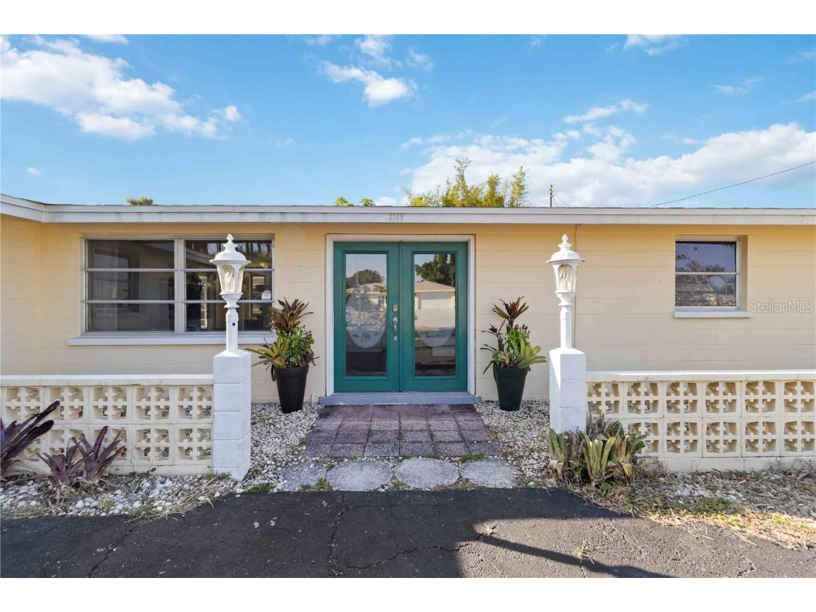 2105 Georgia Avenue Englewood FL 34224 A4648425 image1