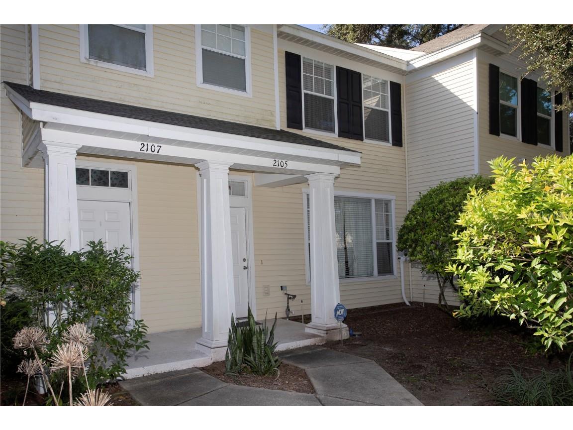 2105 Golden Oak Lane Valrico FL 33594 T3482654 image1