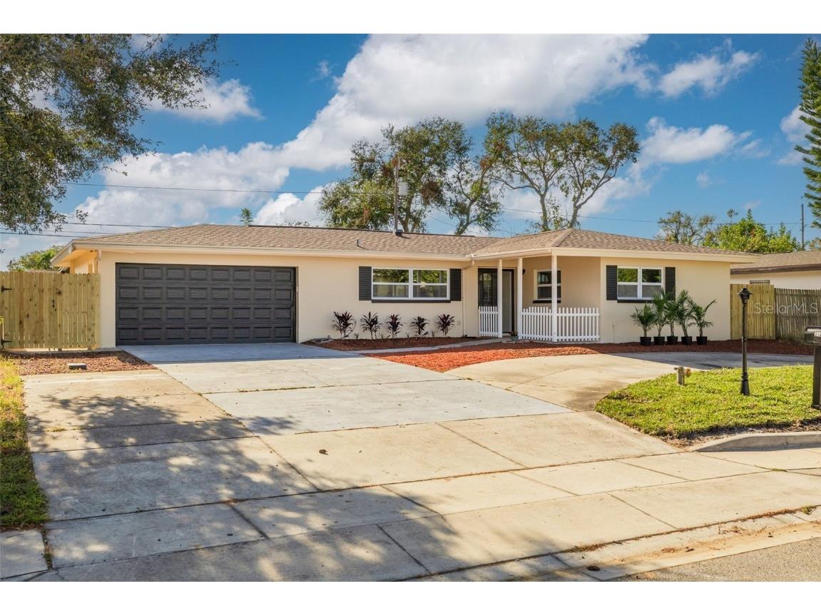 2105 Greenbriar Boulevard Clearwater FL 33763 TB8321182 image1