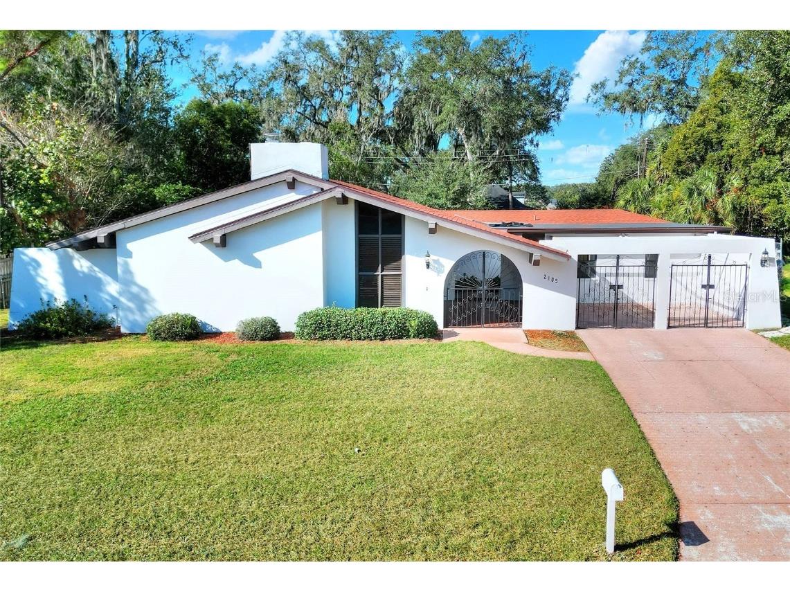 2105 Lake Bentley Ct Lakeland FL 33803 - LAKE BENTLEY L4949594 image1