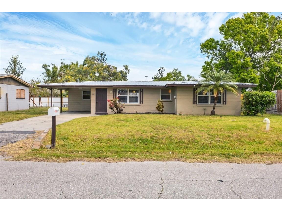 2105 Lee Lane Sarasota FL 34231 A4646452 image1