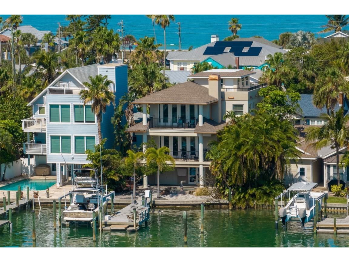 2105 Pass A Grille Way Saint Pete Beach FL 33706 - PASS A GRILLE WAY CHANNEL U8220190 image1