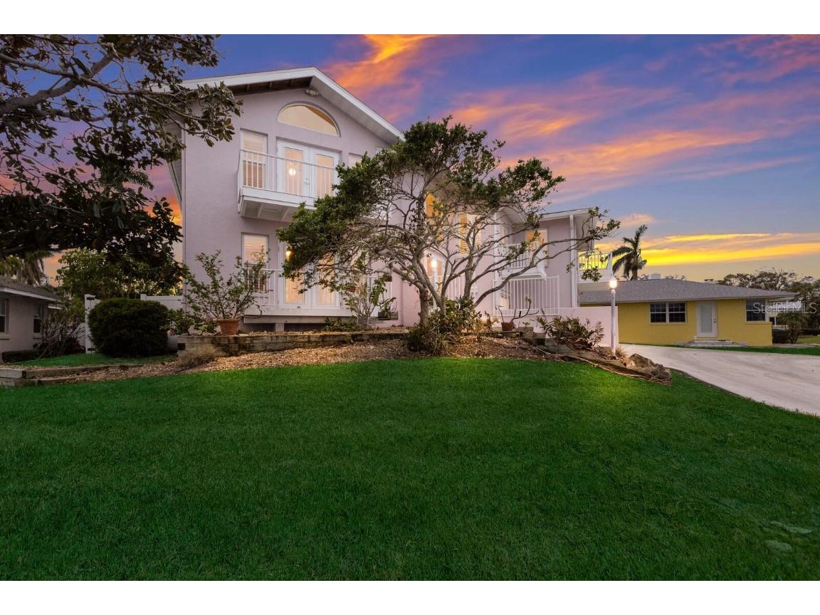 2105 Riverview Boulevard Bradenton FL 34205 - MANATEE RIVER A4627762 image1