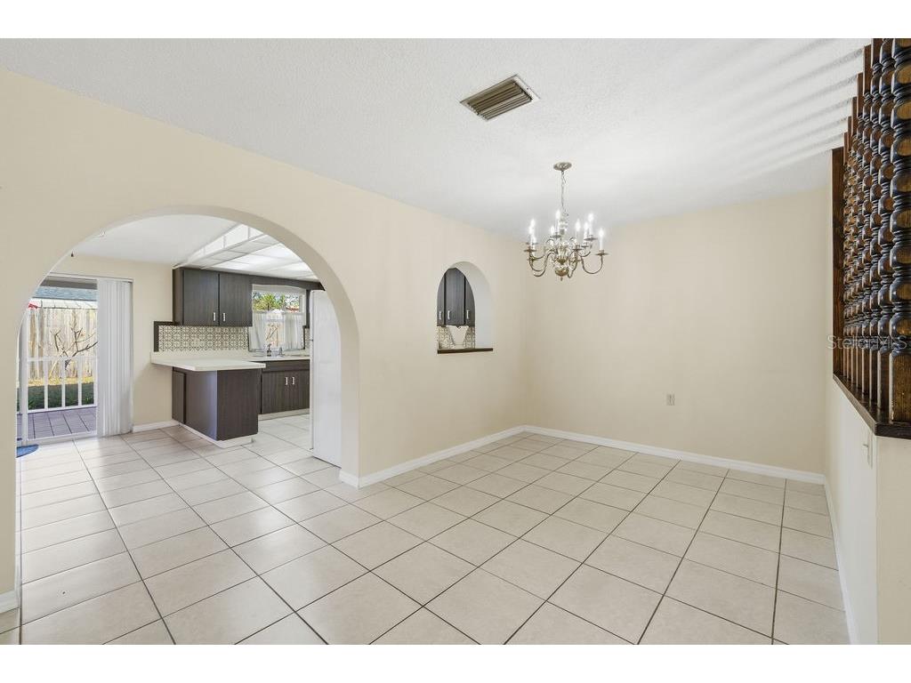2105 W Barclay Road Tampa FL 33612 A4672472 image18