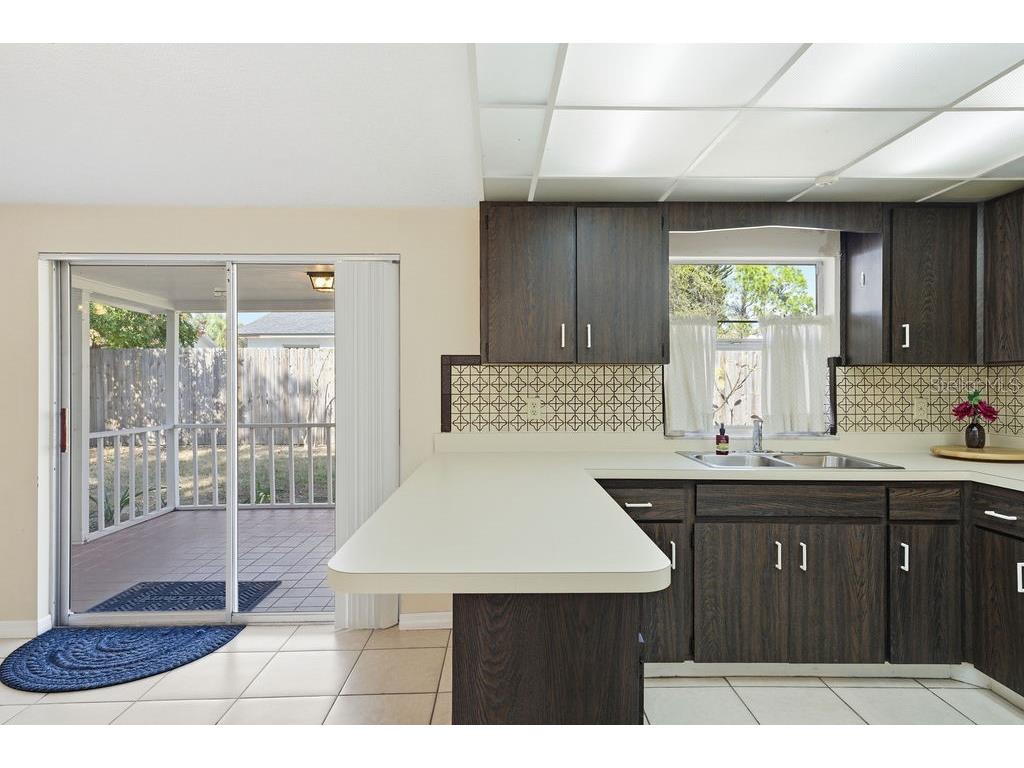 2105 W Barclay Road Tampa FL 33612 A4672472 image20