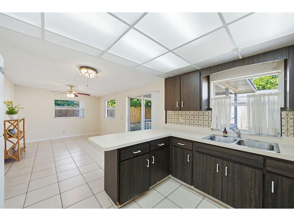 2105 W Barclay Road Tampa FL 33612 A4672472 image21