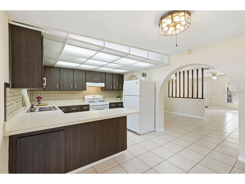 2105 W Barclay Road Tampa FL 33612 A4672472 image25