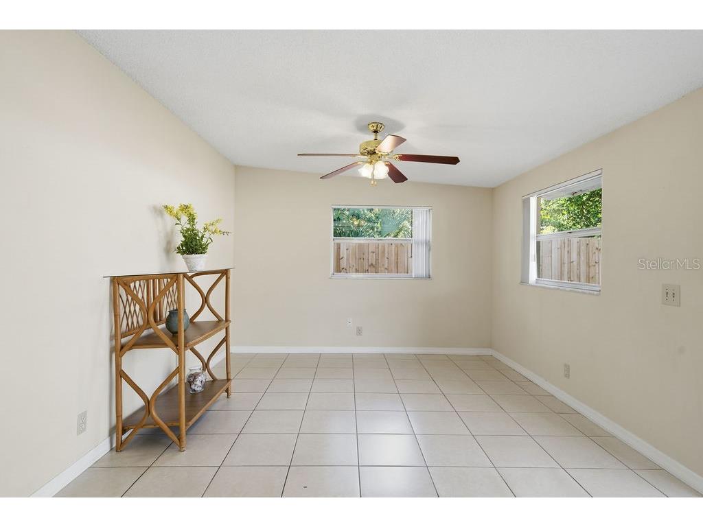 2105 W Barclay Road Tampa FL 33612 A4672472 image33