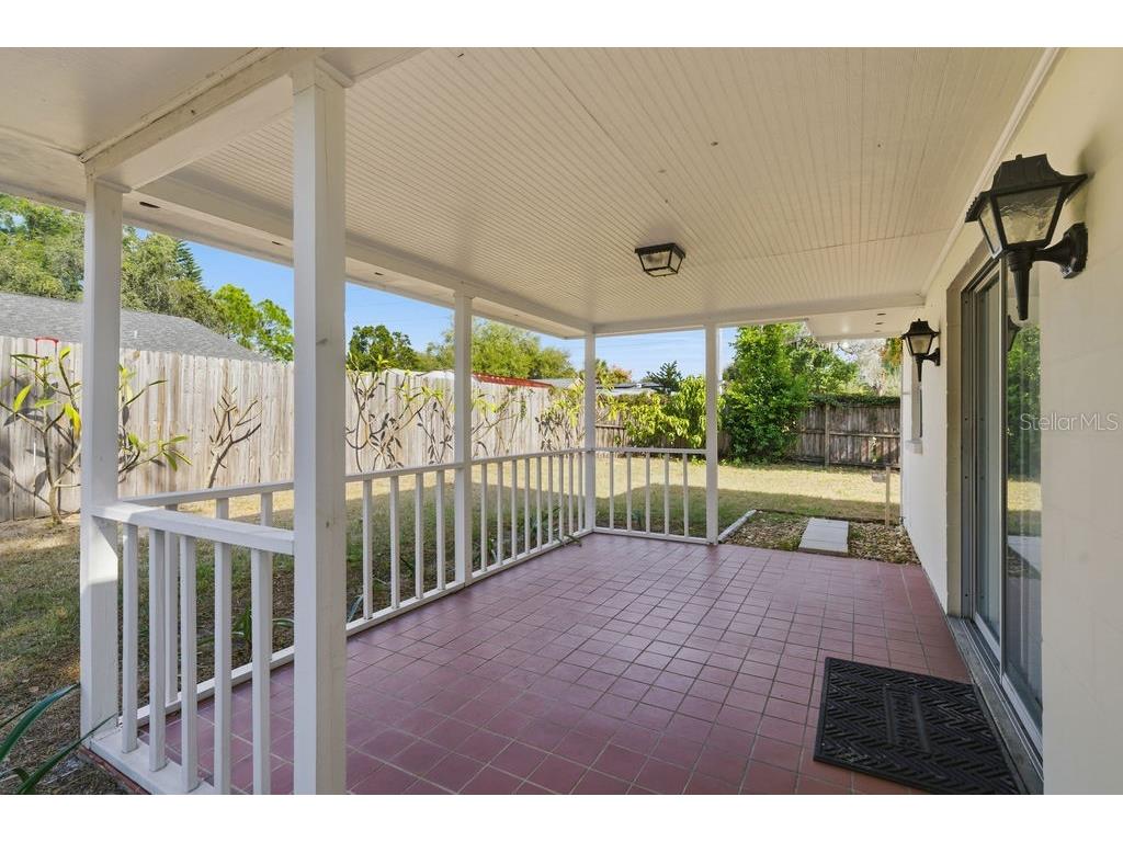 2105 W Barclay Road Tampa FL 33612 A4672472 image38