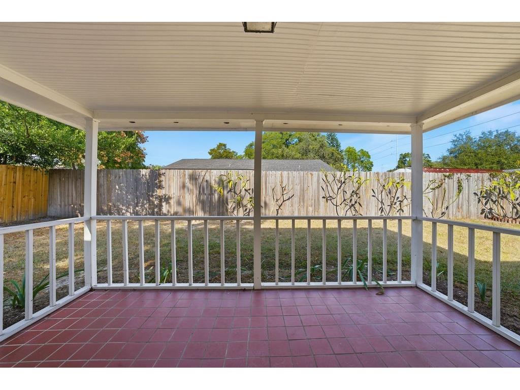 2105 W Barclay Road Tampa FL 33612 A4672472 image39