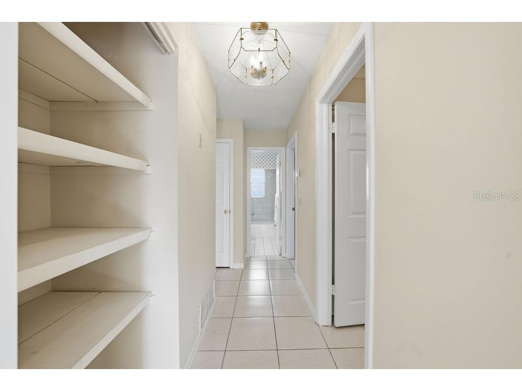 2105 W Barclay Road Tampa FL 33612 A4672472 image46