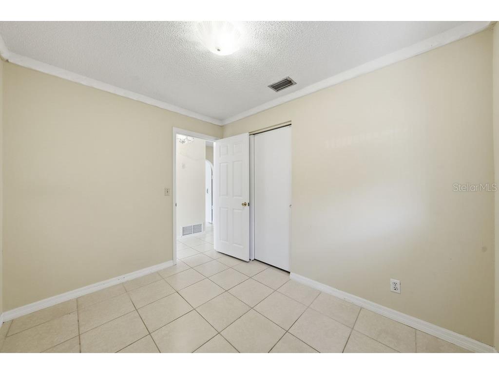 2105 W Barclay Road Tampa FL 33612 A4672472 image48