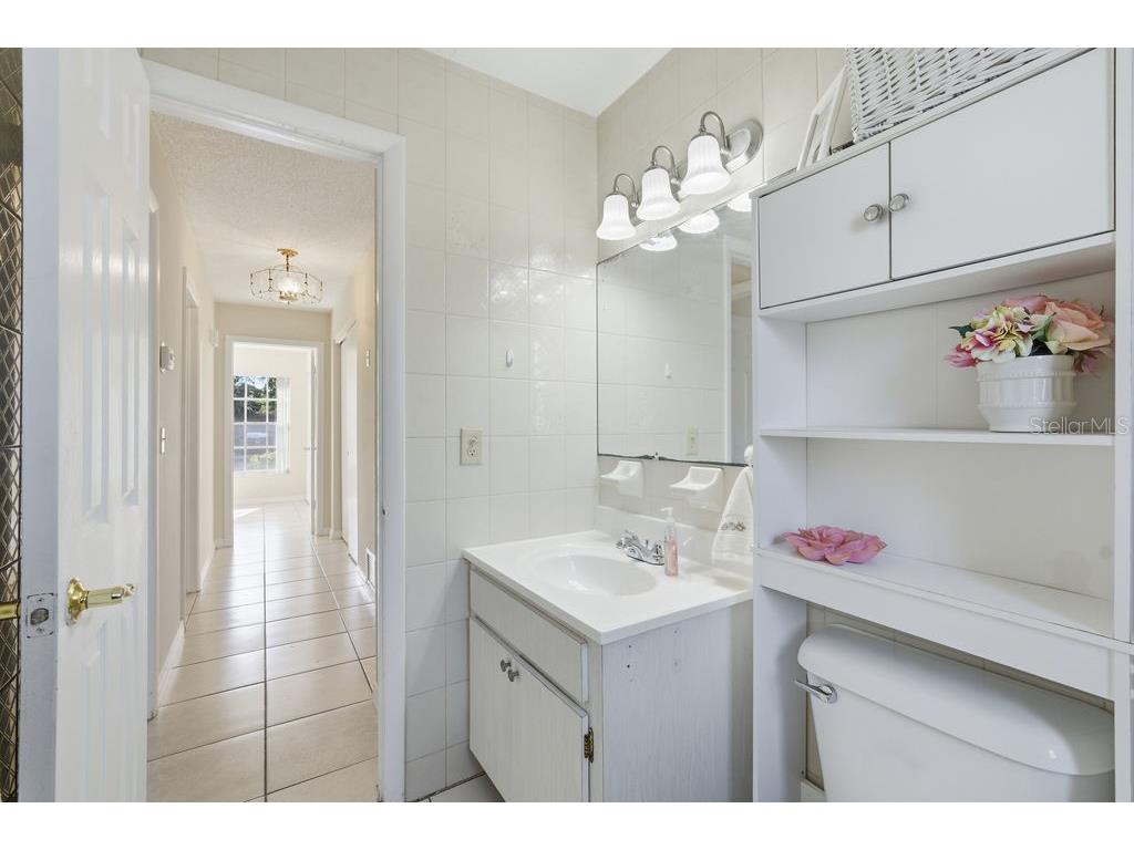 2105 W Barclay Road Tampa FL 33612 A4672472 image52