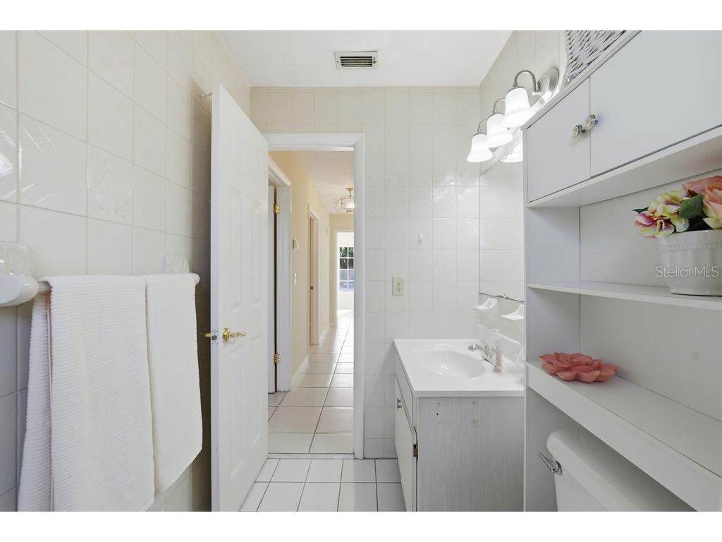 2105 W Barclay Road Tampa FL 33612 A4672472 image53