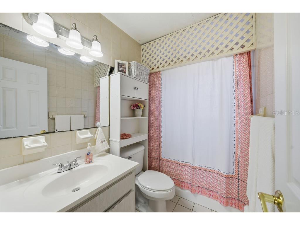 2105 W Barclay Road Tampa FL 33612 A4672472 image55