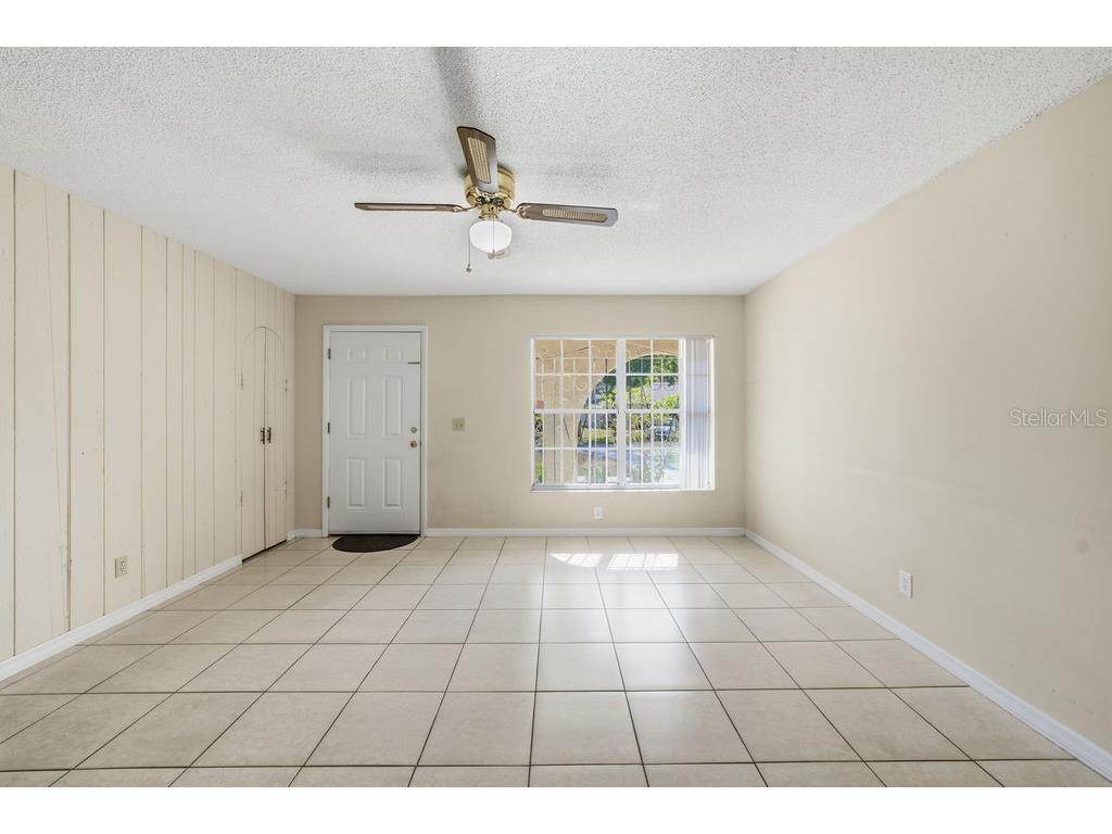 2105 W Barclay Road Tampa FL 33612 A4672472 image9