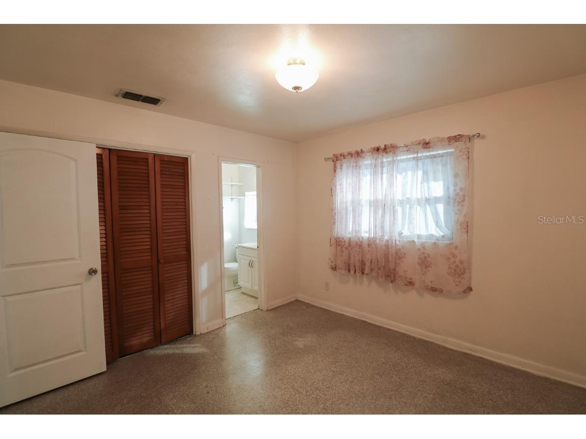 2106 E 109th Avenue Tampa FL 33612 TB8457389 image10
