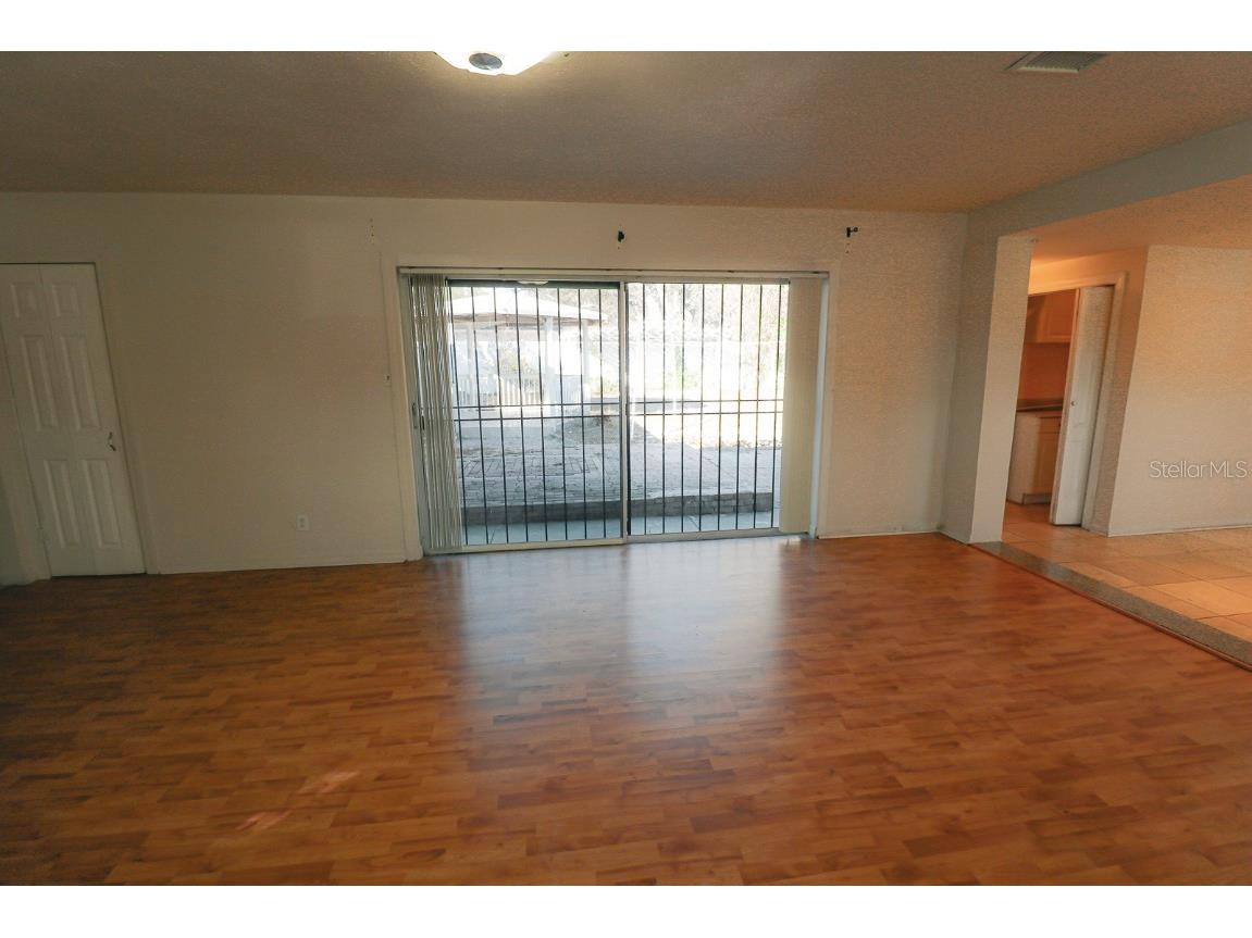 2106 E 109th Avenue Tampa FL 33612 TB8457389 image6