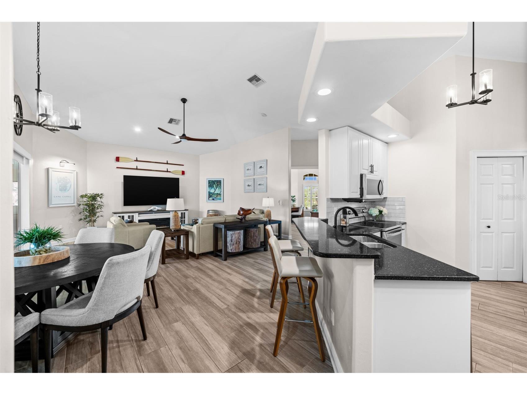 2106 SE 20th Lane Cape Coral FL 33990 C7527562 image17
