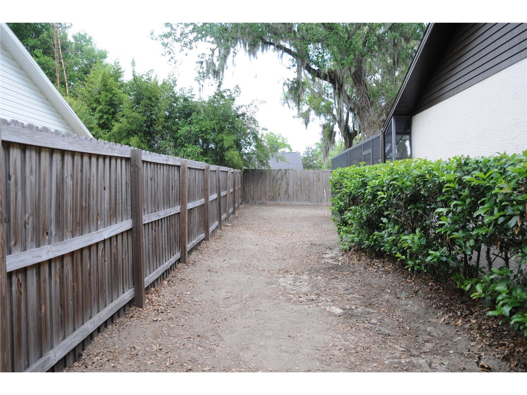 2106 Whitlock Place Dover FL 33527 TB8493968 image83