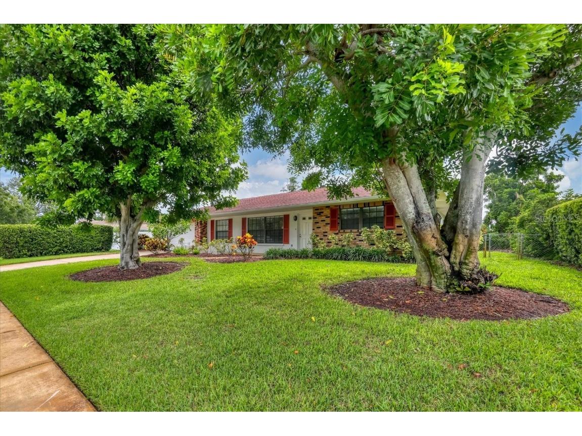 2107 42nd Street W Bradenton FL 34205 A4662544 image1