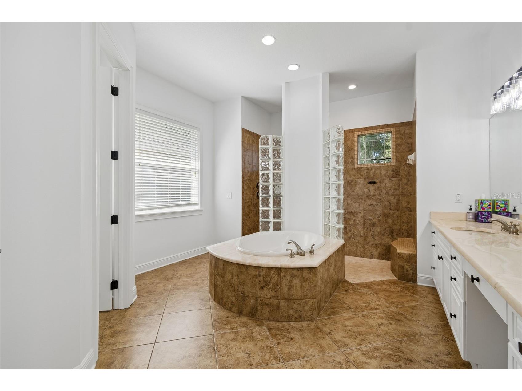 2107 Carroll Landing Drive Tampa FL 33612 TB8518442 image37