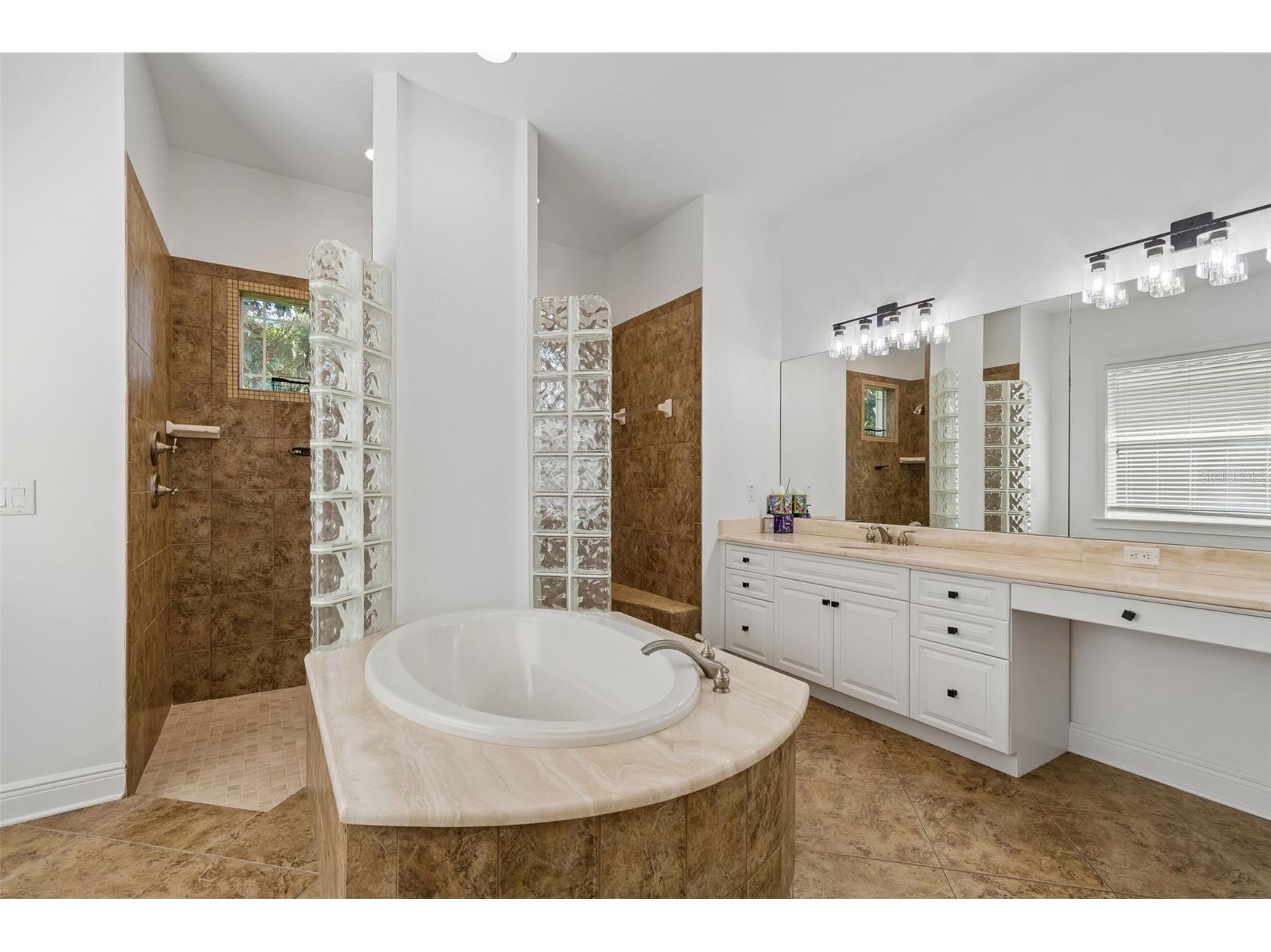 2107 Carroll Landing Drive Tampa FL 33612 TB8518442 image40