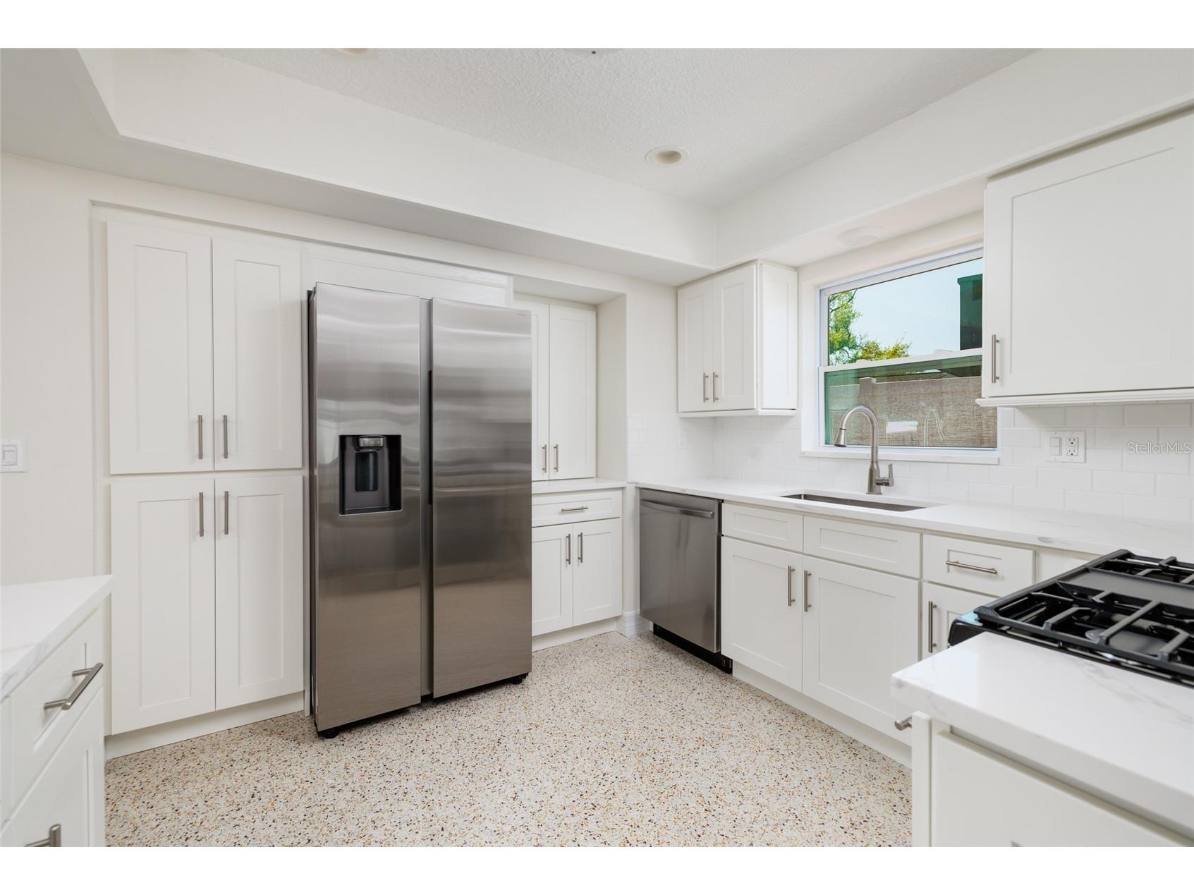 2107 Dolphin Boulevard S Saint Petersburg FL 33707 TB8493434 image11