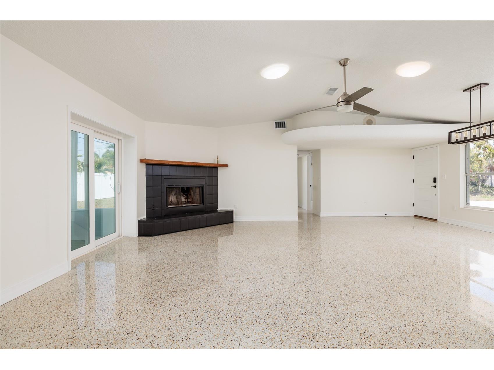 2107 Dolphin Boulevard S Saint Petersburg FL 33707 TB8493434 image13