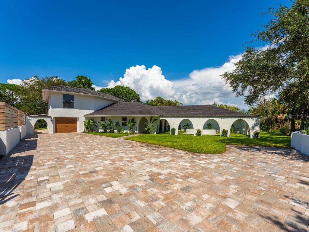 2107 River Ridge Drive Sarasota FL 34239 - PHILLIPI CREEK A4582431 image1