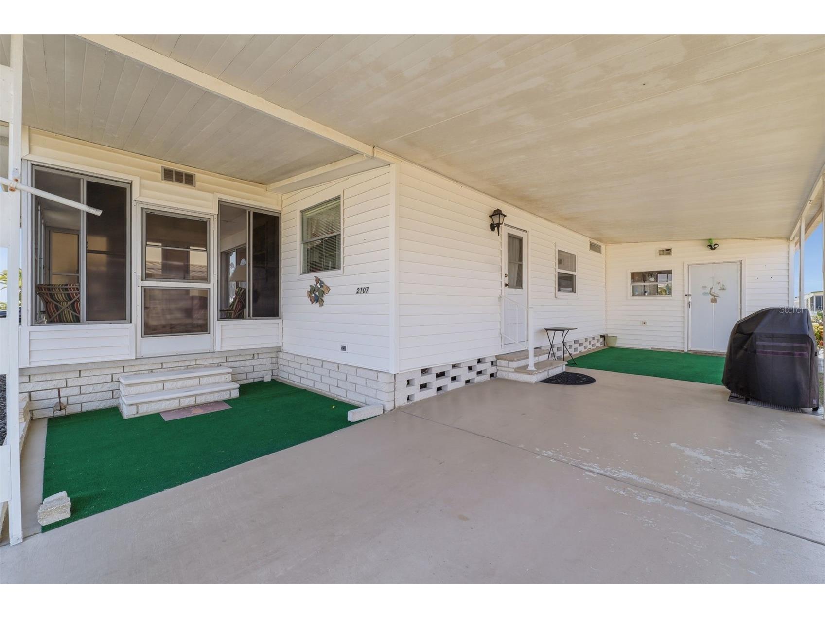 2107 Wailua Drive Holiday FL 34691 W7884261 image2