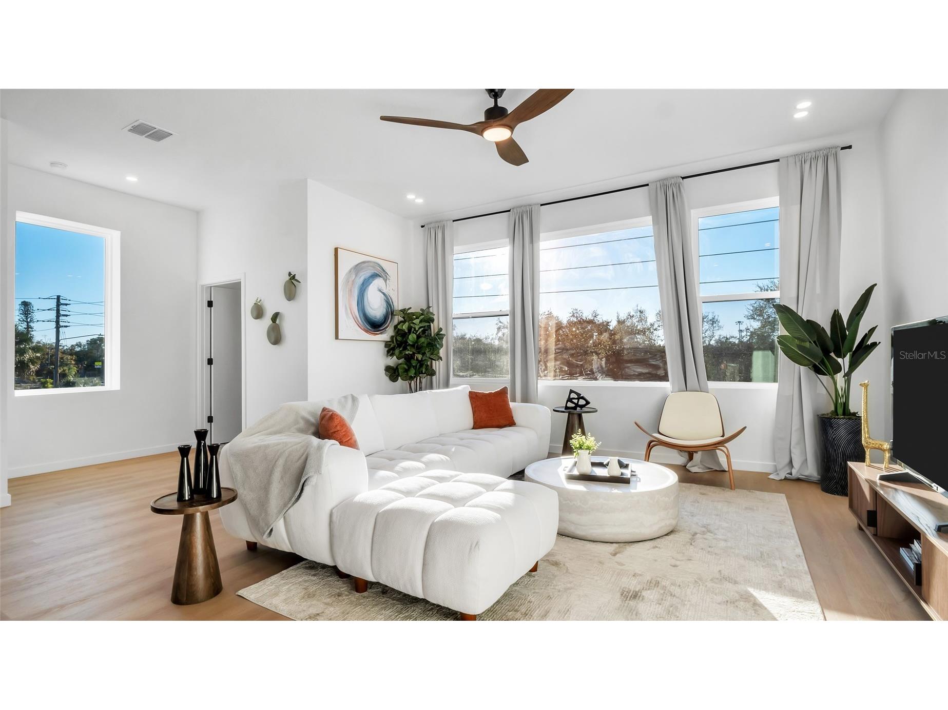 2108 4th Street S Saint Petersburg FL 33705 TB8468473 image20