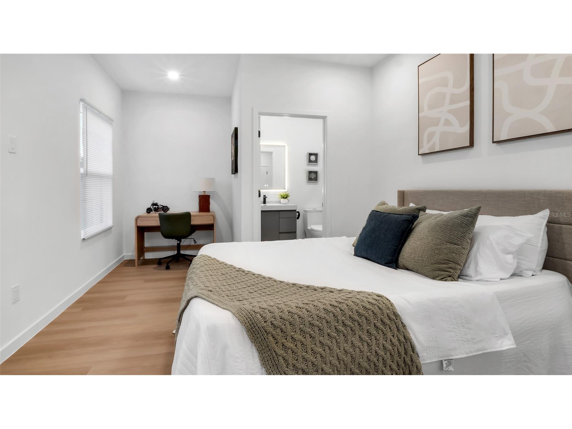 2108 4th Street S Saint Petersburg FL 33705 TB8468473 image8