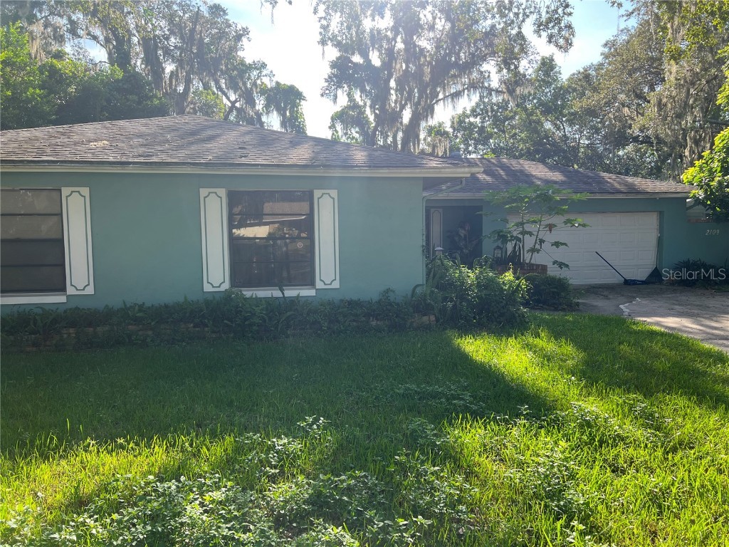 2109 Ambassador Court Orlando FL 32808 O6139388 image1