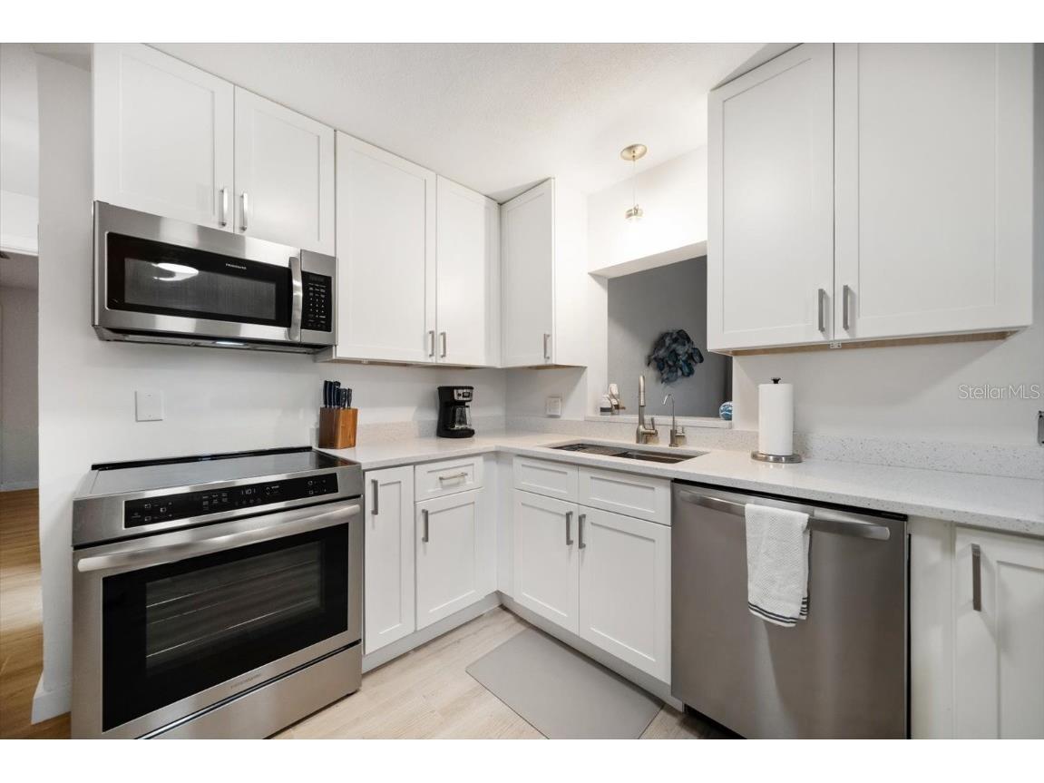 2109 Bay Boulevard Indian Rocks Beach FL 33785 - INTRACOASTAL WATERWAY TB8426984 image15