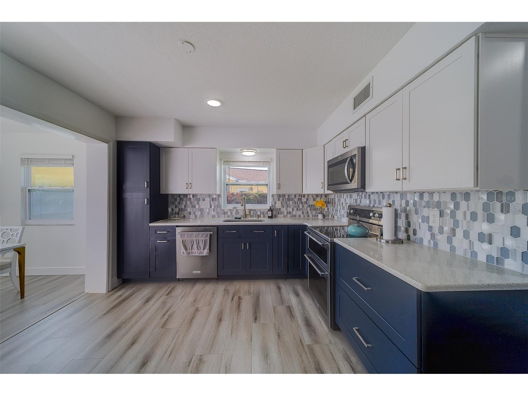 2109 Bayshore Drive Belleair Beach FL 33786 - INTRACOASTAL WATERWAY TB8473235 image13