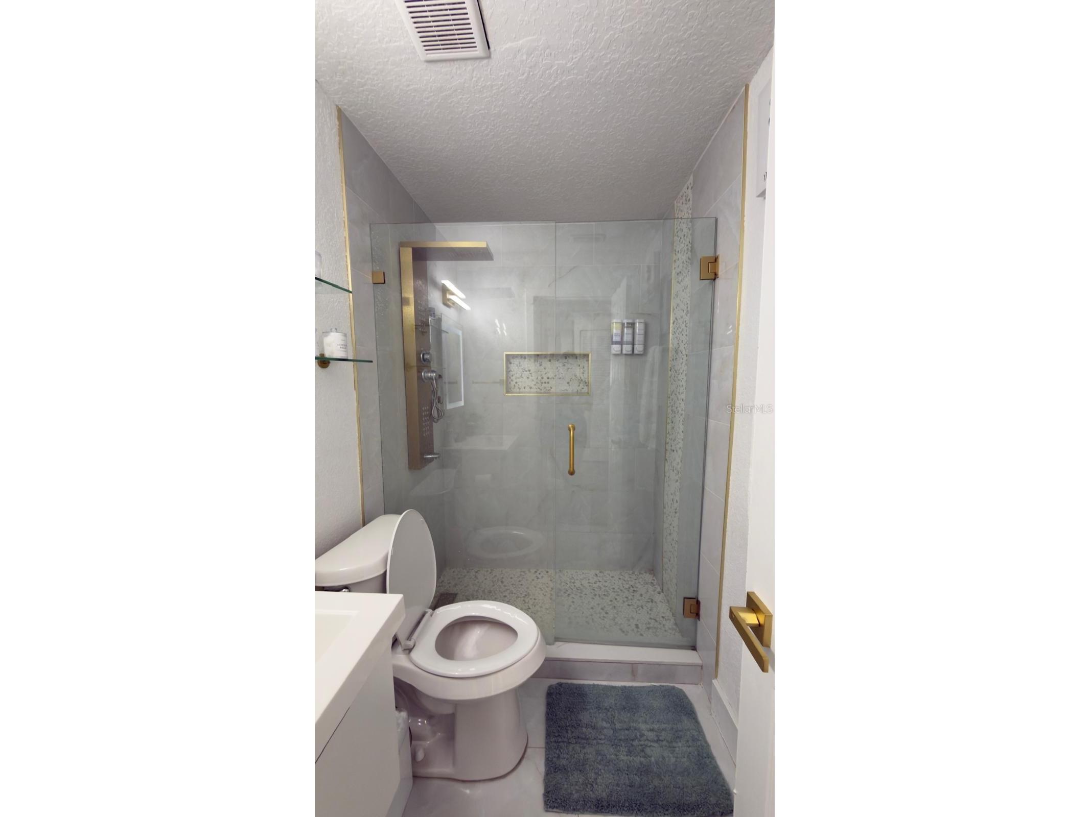 2109 E Navajo Avenue Tampa FL 33612 TB8494149 image14