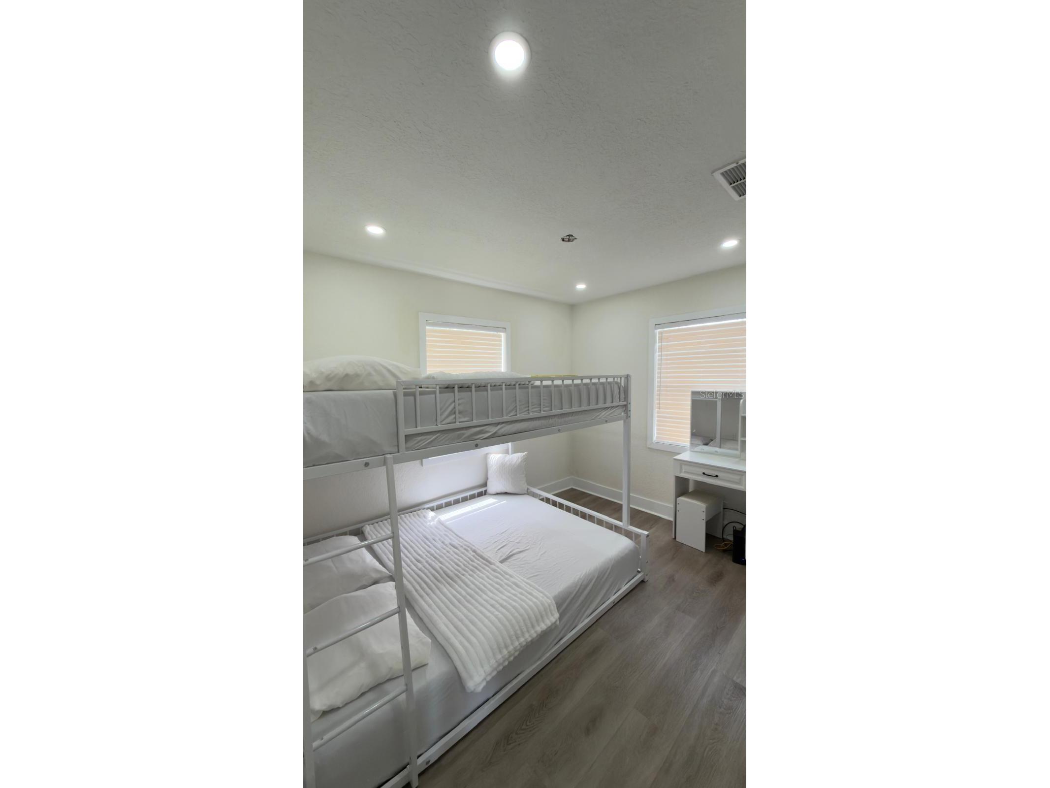 2109 E Navajo Avenue Tampa FL 33612 TB8494149 image17