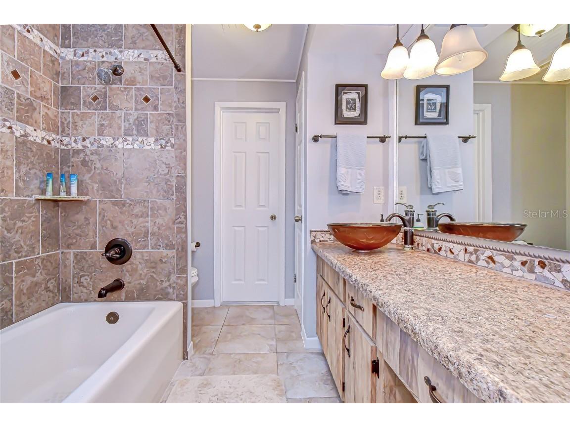 2109 Lithia Pinecrest Road Valrico FL 33596 TB8456021 image15