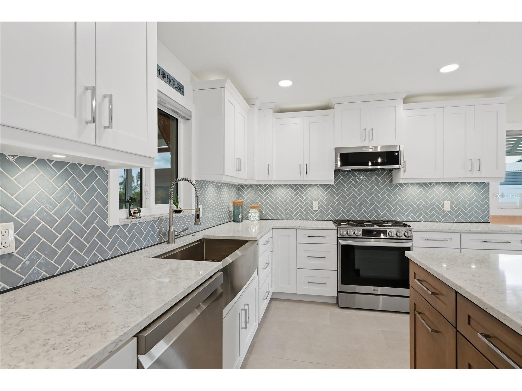 211 21st Street NE Bradenton FL 34208 - MANATEE RIVER A4687059 image11