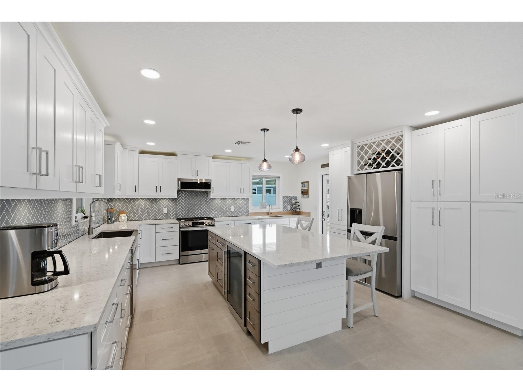 211 21st Street NE Bradenton FL 34208 - MANATEE RIVER A4687059 image9