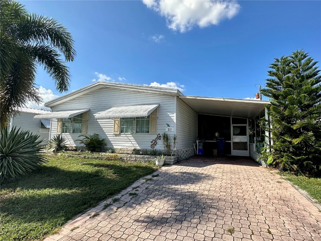 211 48th Avenue W Bradenton FL 34207 A4581517 image1