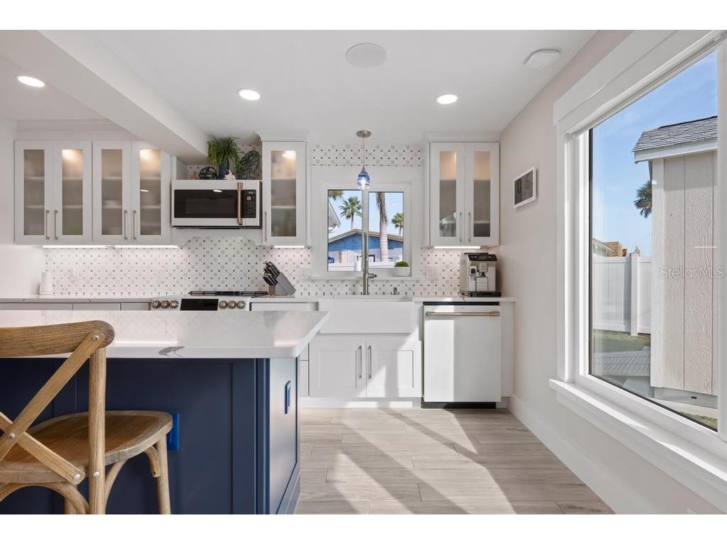 211 85th Street Holmes Beach FL 34217 A4674337 image18