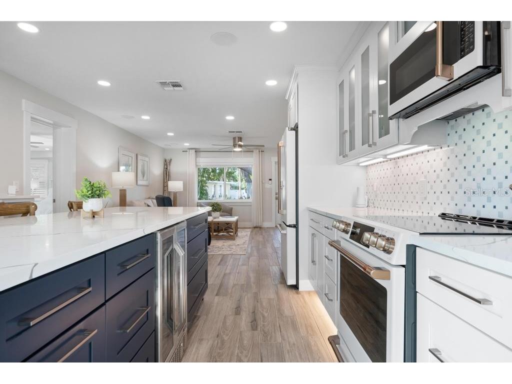 211 85th Street Holmes Beach FL 34217 A4674337 image21