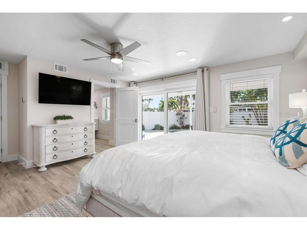 211 85th Street Holmes Beach FL 34217 A4674337 image24