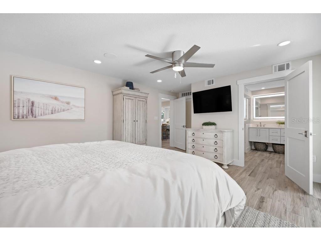 211 85th Street Holmes Beach FL 34217 A4674337 image25